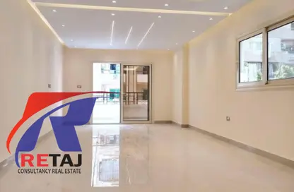 Apartment - 3 Bedrooms - 3 Bathrooms for sale in Ahmed Fakhry St. - 6th Zone - Nasr City - Cairo