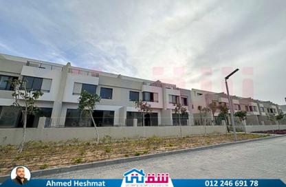 Townhouse - 3 Bedrooms - 4 Bathrooms for sale in Palm Hills - Alexandria Compounds - Alexandria