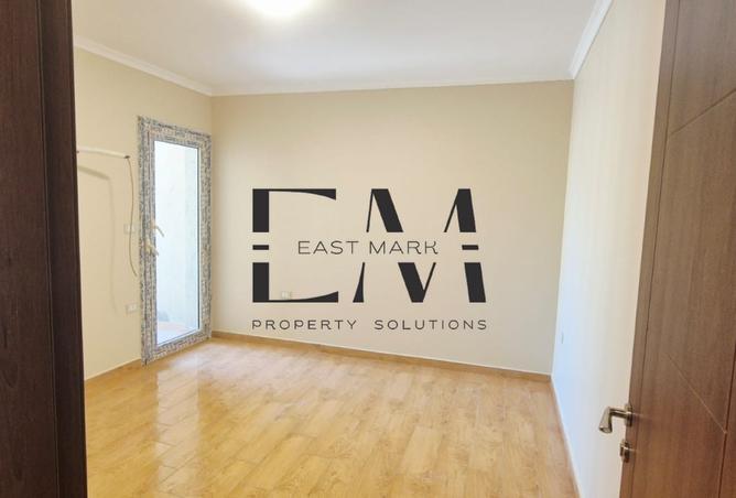 8048243 - Property Image 2