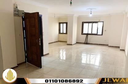 Apartment - 3 Bedrooms - 1 Bathroom for sale in Cleopatra - Hay Sharq - Alexandria