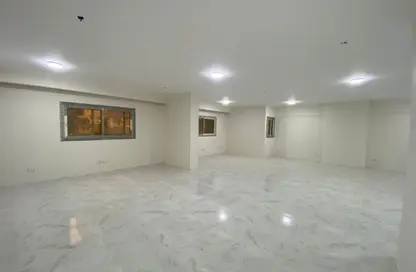 مساحات مكتبية - استوديو - 4 حمامات للايجار في شارع مصدق - الدقي - الجيزة