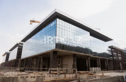 مطعم - استوديو للبيع في جولدن جيت - شارع التسعين الجنوبي - التجمع الخامس - مدينة القاهرة الجديدة - القاهرة