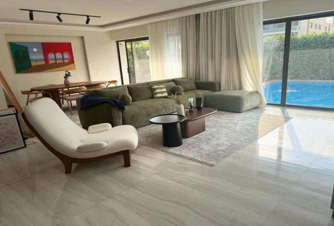 8211500 - Property Main Image