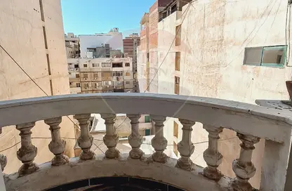 شقة - 3 غرف نوم - 1 حمام للبيع في شارع كنيسة الأروم - جناكليس - حي شرق - الاسكندرية