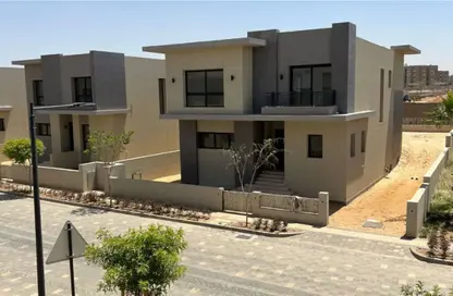 Villa - 5 Bedrooms - 4 Bathrooms for sale in Swan Lake Residence - 5th Settlement Compounds - The 5th Settlement - New Cairo City - Cairo