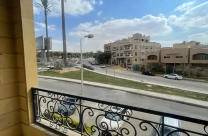 Apartment - 3 Bedrooms - 2 Bathrooms for rent in Area E - Ganoob El Acadimia - New Cairo City - Cairo
