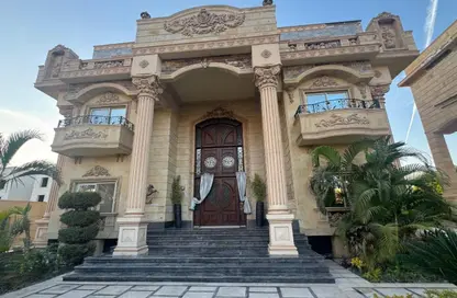 فيلا - 8 غرف نوم - 8 حمامات للبيع في جولف سيتي - مدينة العبور - القليوبية