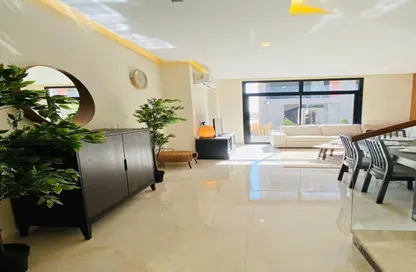Hotel Apartment - 2 Bedrooms - 2 Bathrooms for sale in Fifth Square - The 5th Settlement - New Cairo City - Cairo