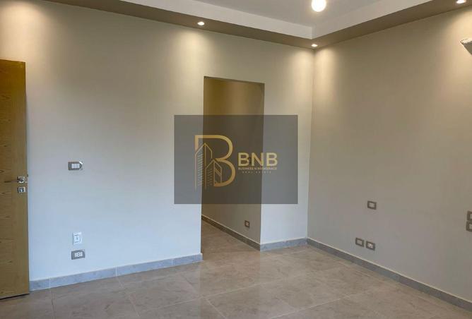 8394359 - Property Image 3