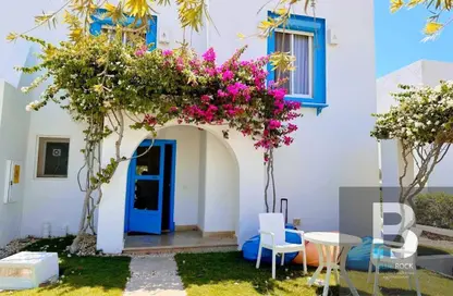 Chalet - 2 Bedrooms - 2 Bathrooms for sale in Mountain View - Ras Al Hekma - North Coast