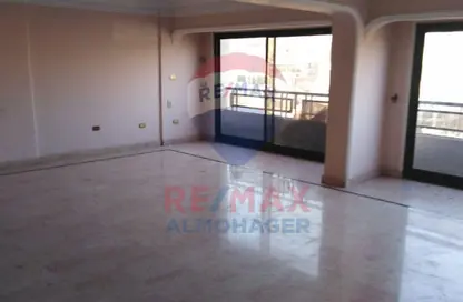 شقة - 3 غرف نوم - 2 حمامات للبيع في شارع الدقي - وزارة الزراعة - العجوزة - الجيزة