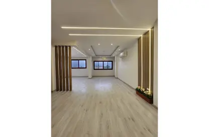 شقة - 2 غرف نوم - 1 حمام للبيع في طريق جوزيف تيتو - النزهه الجديدة - النزهة - القاهرة