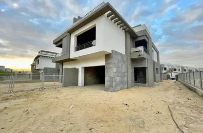 Villa - 4 Bedrooms - 5 Bathrooms for sale in New Giza - Cairo Alexandria Desert Road - 6 October City - Giza