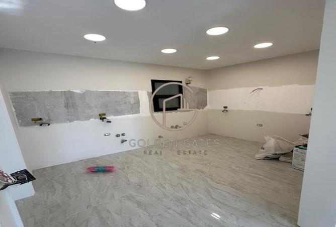 8220828 - Property Image 2