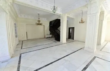 Villa - 7+ Bedrooms - 4 Bathrooms for sale in Zamalek - Cairo