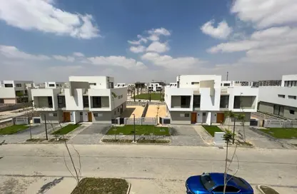 منزل مزدوج - 4 غرف نوم - 4 حمامات للبيع في كمبوند البروج - كمبوندات الشروق - مدينة الشروق - القاهرة