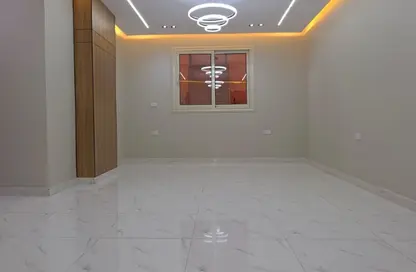 شقة - 3 غرف نوم - 2 حمامات للبيع في البوابة الرابعة - مينا - حدائق الاهرام - الجيزة