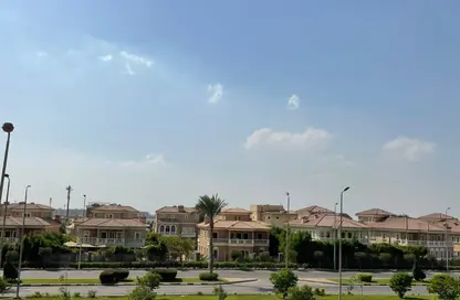 Apartment - 3 Bedrooms - 3 Bathrooms for sale in Area A - Ganoob El Acadimia - New Cairo City - Cairo