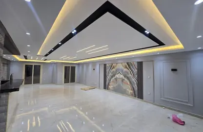 Apartment - 3 Bedrooms - 2 Bathrooms for rent in Zahraa El Maadi - Hay El Maadi - Cairo