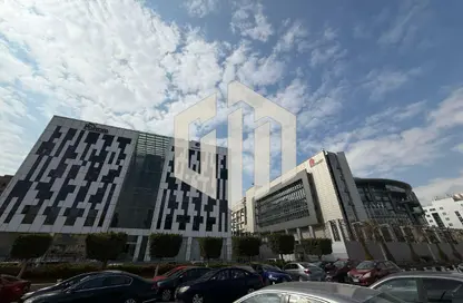 محل تجاري - استوديو - 1 حمام للايجار في شارع التسعين الشمالي - التجمع الخامس - مدينة القاهرة الجديدة - القاهرة