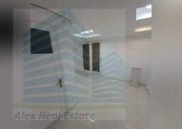 شقة - 5 غرف نوم - 2 حمامات for للايجار in شارع محمد الاقبال - لوران - حي شرق - الاسكندرية