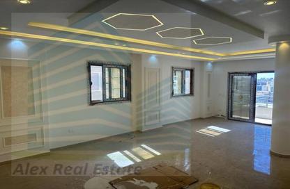 Apartment - 3 Bedrooms - 2 Bathrooms for rent in Smouha Square - Smouha - Hay Sharq - Alexandria