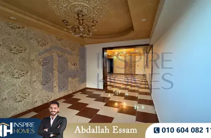 شقة - 3 غرف نوم - 1 حمام للايجار في جليم - حي شرق - الاسكندرية