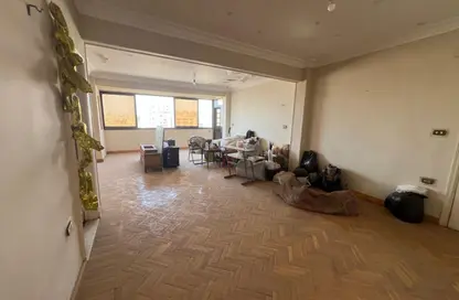 Apartment - 3 Bedrooms - 2 Bathrooms for sale in Sohag St. - Al Gamea Square - Heliopolis - Masr El Gedida - Cairo