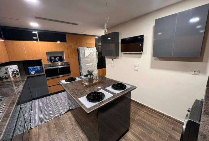 8381232 - Property Image 2