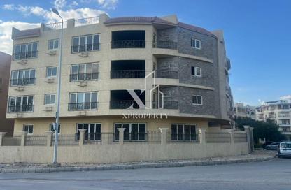 Whole Building - 7+ Bedrooms - 7+ Bathrooms for sale in 16th District - Sheikh Zayed City - Giza