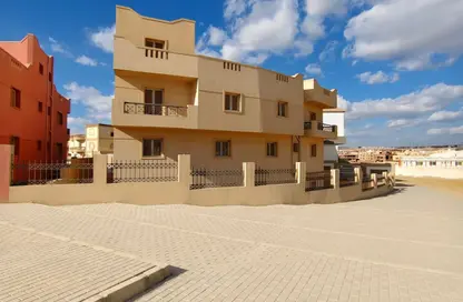 فيلا - 8 غرف نوم - 8 حمامات للبيع في لافيدا البستان - محور 26 يوليو - مدينة 6 أكتوبر - الجيزة