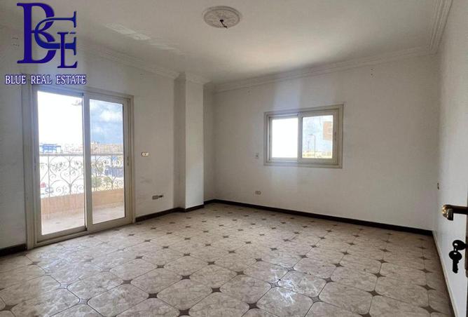 8133010 - Property Image 3