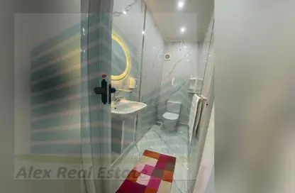 شقة - 2 غرف نوم - 2 حمامات للايجار في شارع عبد السلام عارف - لوران - حي شرق - الاسكندرية