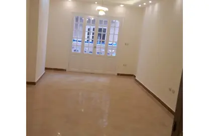 شقة - 3 غرف نوم - 2 حمامات للبيع في ميامي - حي اول المنتزة - الاسكندرية
