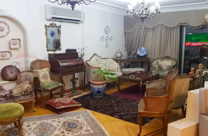 شقة - 3 غرف نوم - 2 حمامات للبيع في شارع السيدة سكينة إبنت الحسين - كفر عبده - رشدي - حي شرق - الاسكندرية