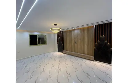 Apartment - 3 Bedrooms - 2 Bathrooms for sale in Gate 1 - Khofo - Hadayek El Ahram - Giza