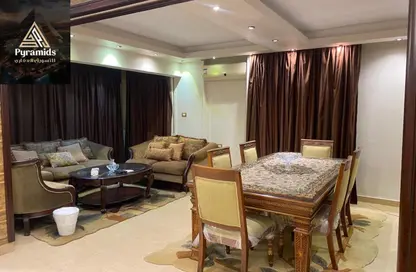 شقة - 3 غرف نوم - 2 حمامات للايجار في شارع نادي الصيد - الدقي - الجيزة