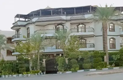 فيلا - 8 غرف نوم - 8 حمامات للبيع في الحي الخامس - مدينة العبور - القليوبية