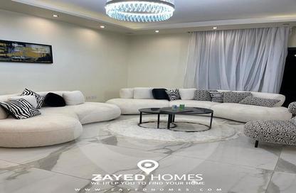 شقة - 3 غرف نوم - 3 حمامات للايجار في ذا كورت ياردز - كمبوندات الشيخ زايد - الشيخ زايد - الجيزة