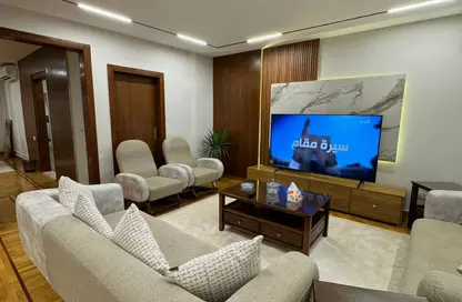 شقة - 4 غرف نوم - 3 حمامات للايجار في شارع محي الدين أبو العز - المهندسين - الجيزة