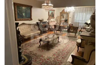 Apartment - 2 Bedrooms - 2 Bathrooms for sale in Salman Al Farsi St. - El Hegaz Square - El Nozha - Cairo