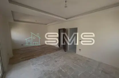 Apartment - 4 Bedrooms - 3 Bathrooms for rent in Doctor Yassin Abdel Ghaffar St. - Area C - Ganoob El Acadimia - New Cairo City - Cairo