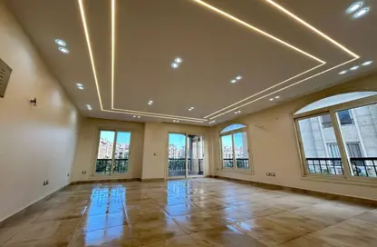 Apartment - 2 Bedrooms - 1 Bathroom for rent in Stone Residence - 5th Settlement Compounds - The 5th Settlement - New Cairo City - Cairo