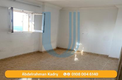 Apartment - 3 Bedrooms - 1 Bathroom for rent in Port Said St. - Sporting - Hay Sharq - Alexandria