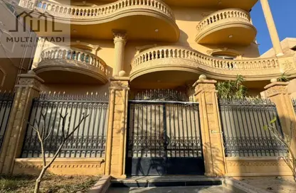 Villa - Studio - 6 Bathrooms for rent in New Cairo City - Cairo