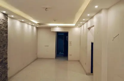 Apartment - 3 Bedrooms - 1 Bathroom for sale in Taez St. - 1st Zone - Nasr City - Cairo