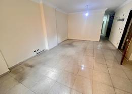 Apartment - 3 bedrooms - 1 bathroom for للايجار in Al Sayeda Amna St. - Sidi Gaber - Hay Sharq - Alexandria