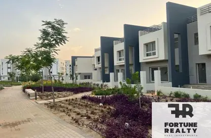 Townhouse - 3 Bedrooms - 4 Bathrooms for rent in The Residences - Hyde Park - New Cairo City - Cairo