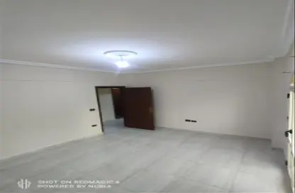 شقة - 3 غرف نوم - 2 حمامات للايجار في الحي الثاني - مدينة 6 أكتوبر - الجيزة