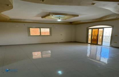 Apartment - 3 Bedrooms - 3 Bathrooms for sale in Leila Mourad St. - El Yasmeen 5 - El Yasmeen - New Cairo City - Cairo